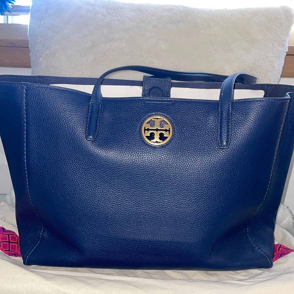 Navy blue Tory Burch purse